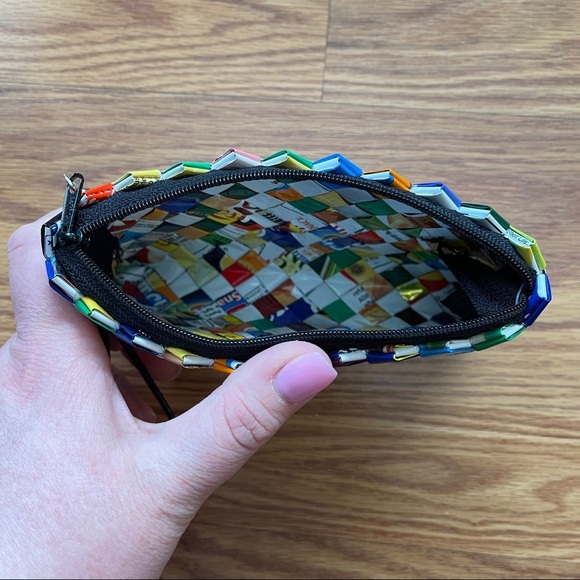 Wrapper Recycle Wristlet - Picture 4 of 6